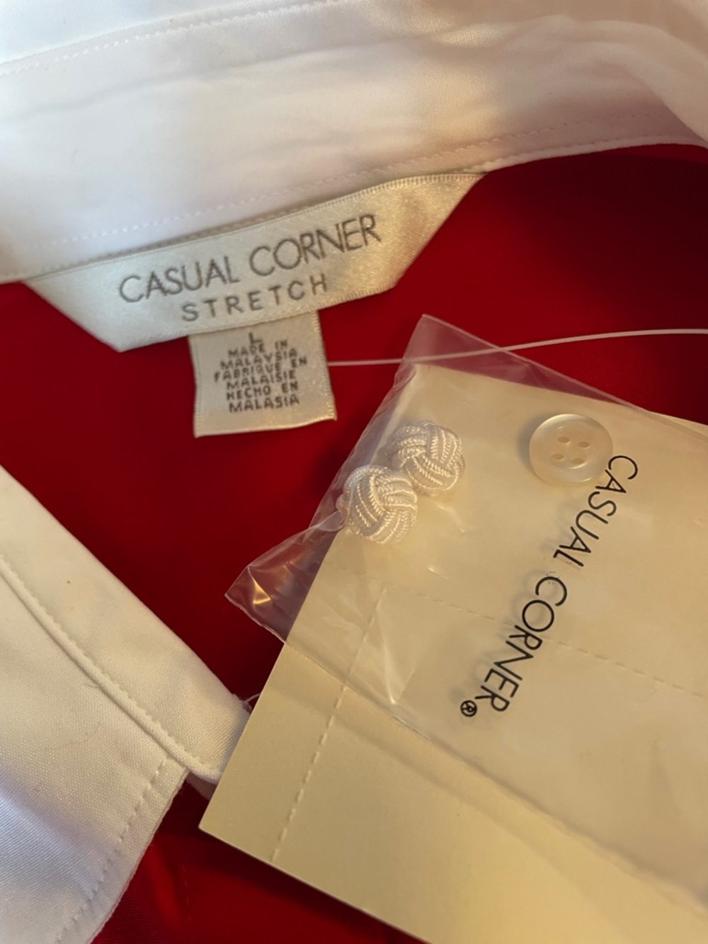 NWT Casual Corner Red Button-Down Shirt White Collar & Cuffs Size Large - Picture 5 of 9